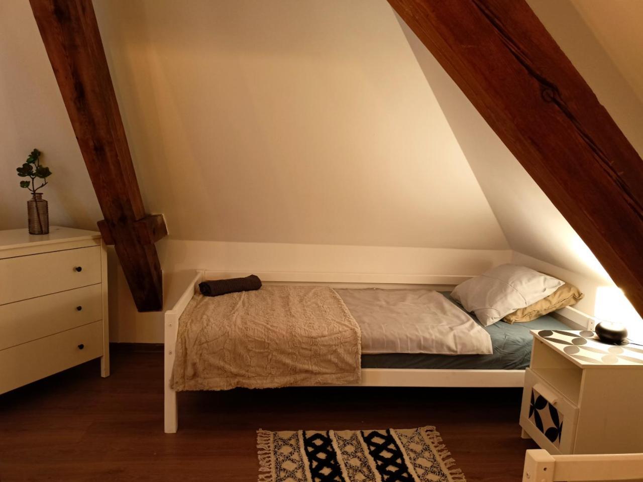 Lemuria Pokoje Hostel Chojnowska A Legnica Exteriör bild