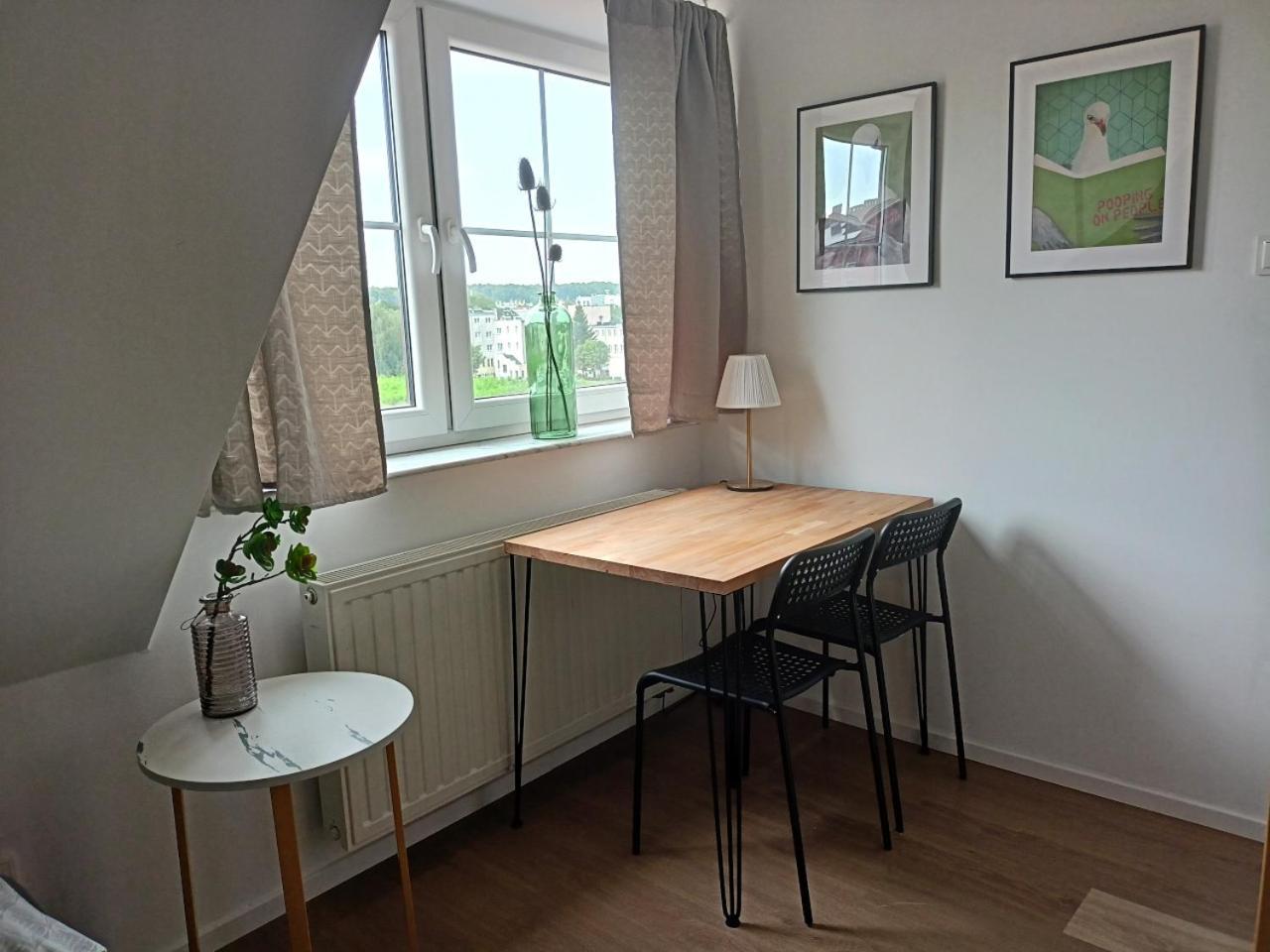 Lemuria Pokoje Hostel Chojnowska A Legnica Exteriör bild