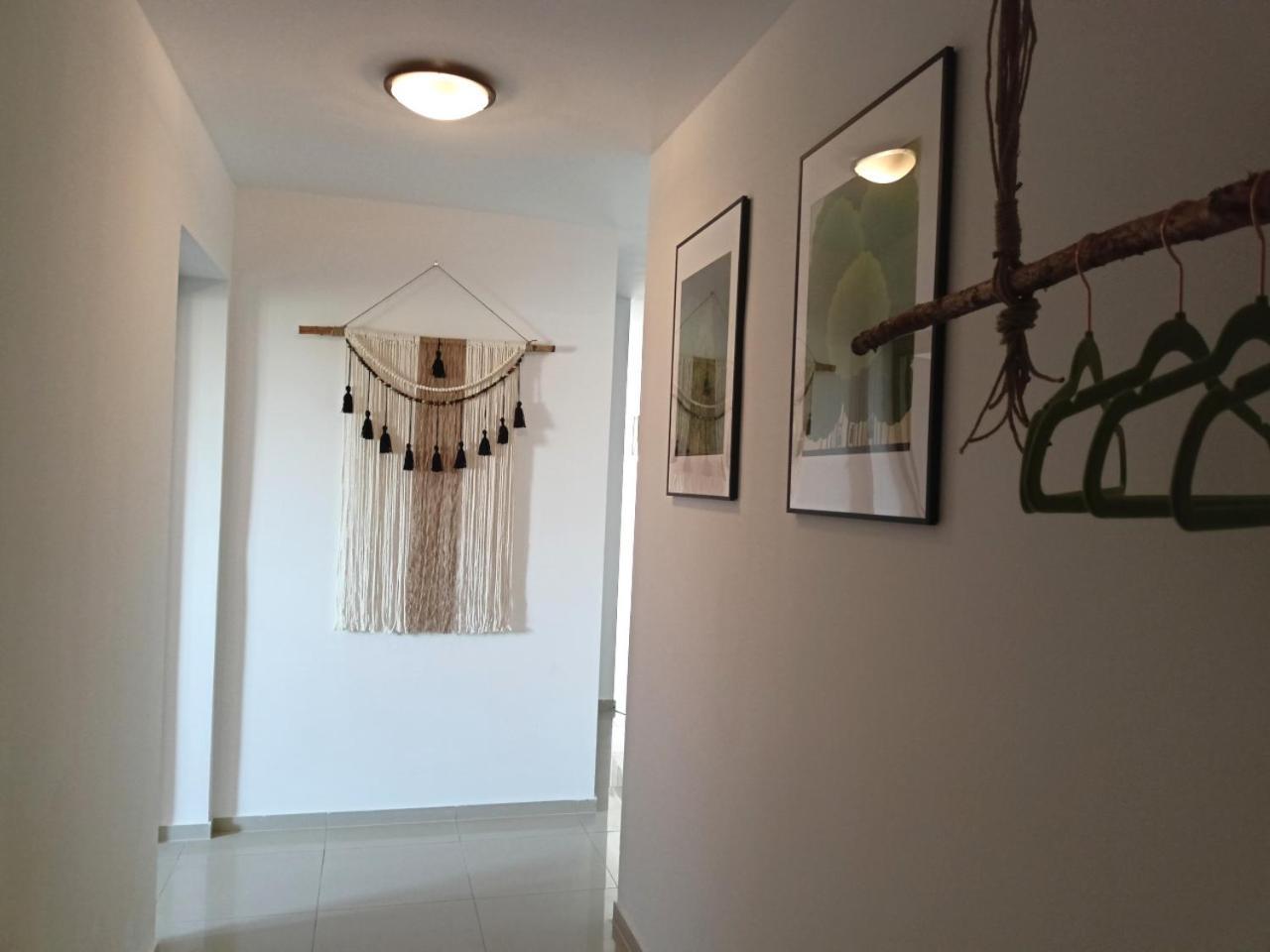 Lemuria Pokoje Hostel Chojnowska A Legnica Exteriör bild