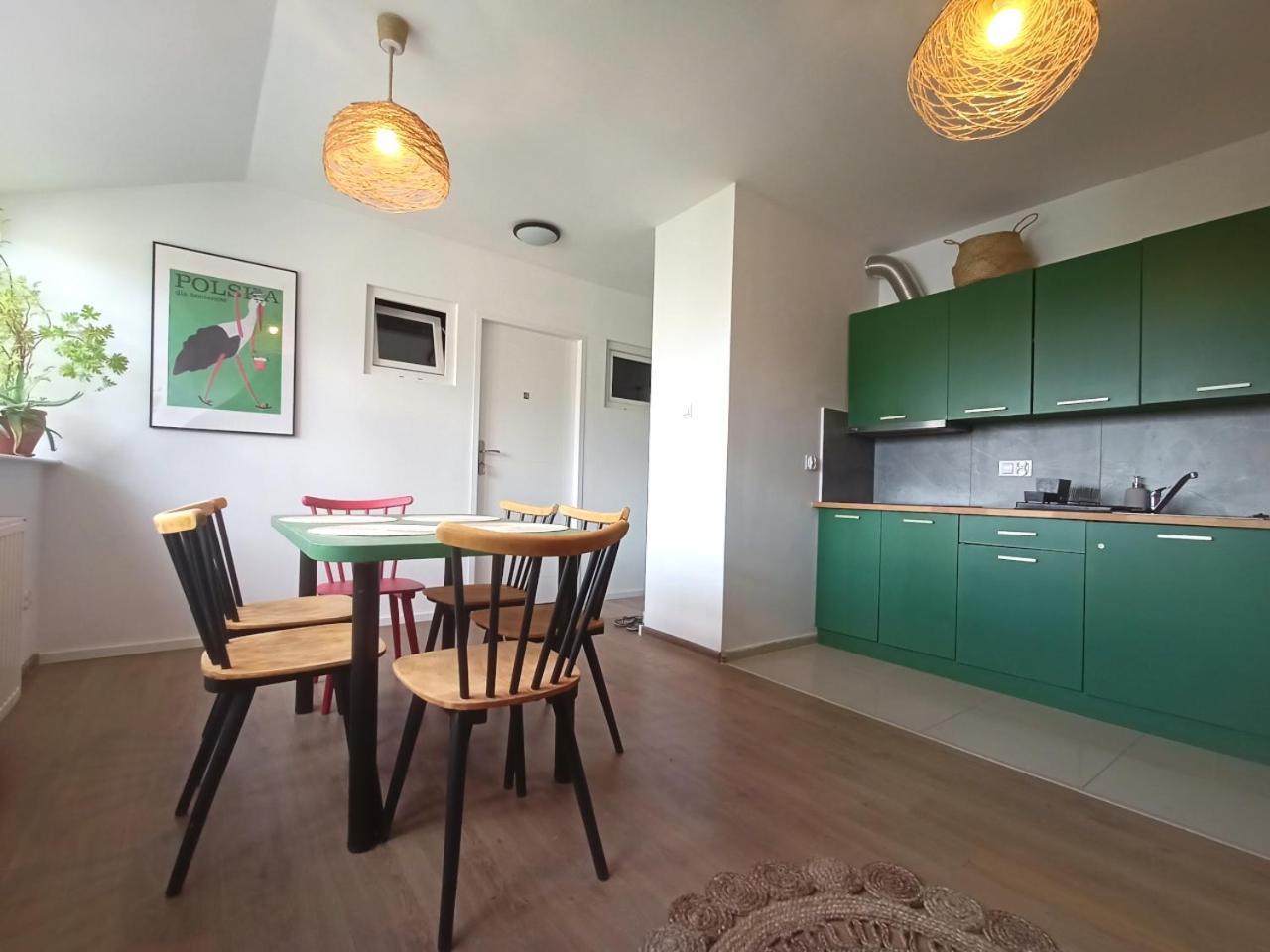 Lemuria Pokoje Hostel Chojnowska A Legnica Exteriör bild