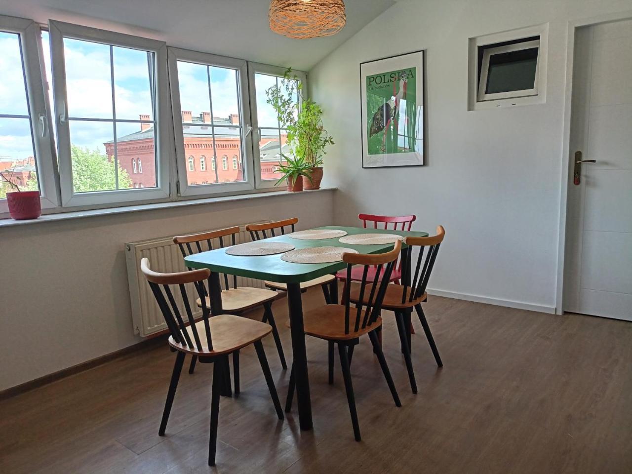 Lemuria Pokoje Hostel Chojnowska A Legnica Exteriör bild