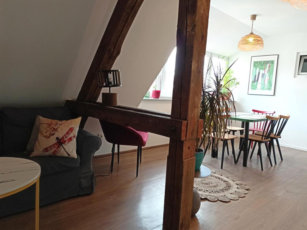 Lemuria Pokoje Hostel Chojnowska A Legnica Exteriör bild